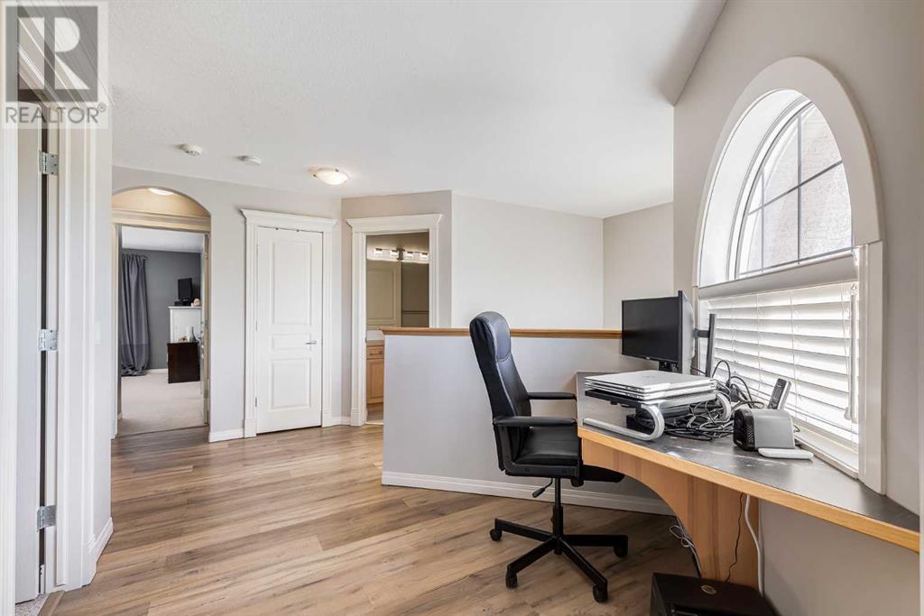 Single Family House for Sale in  Tuscany Glen Gate NW Tuscany Calgary 