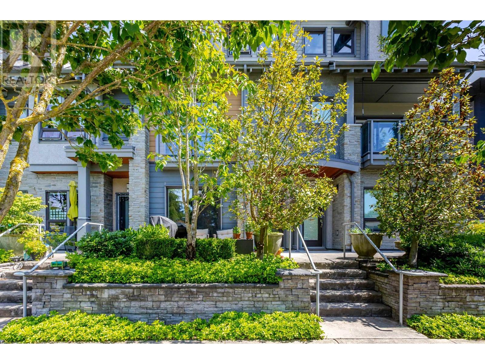 #102-1708 55A Street, Delta