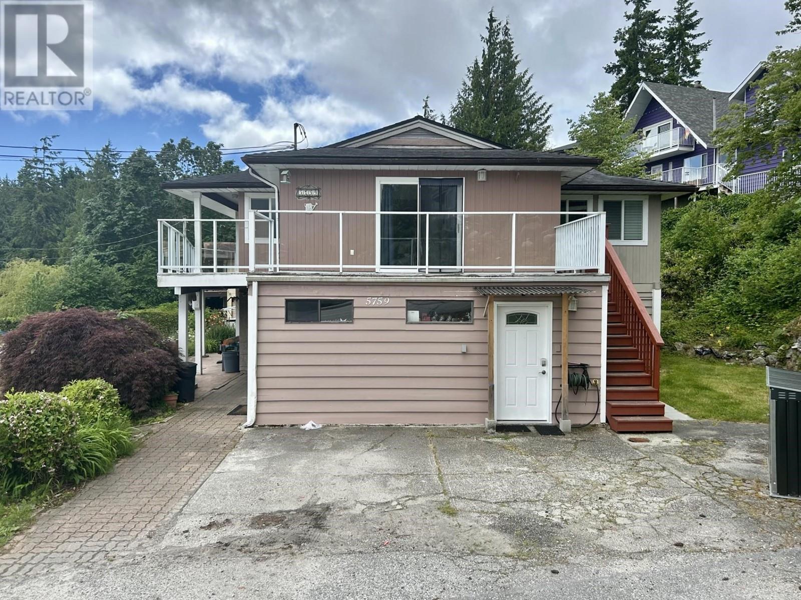 5759 TRAIL AVENUE, Sechelt