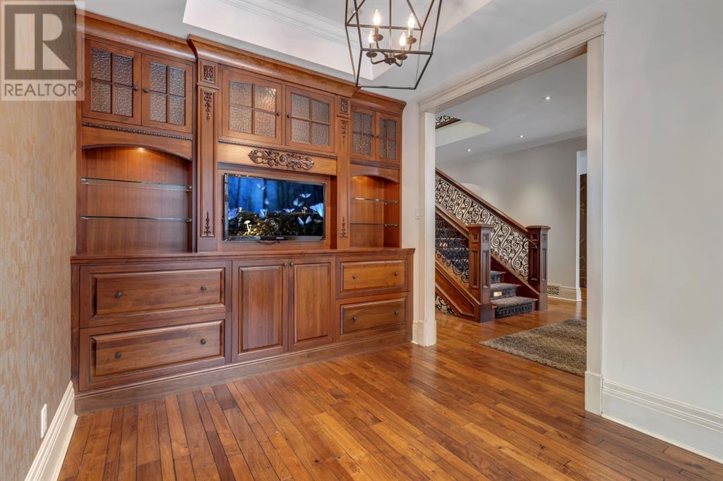 Single Family House for Sale in  Dorchester Avenue SW Upper Mount Royal Calgary 