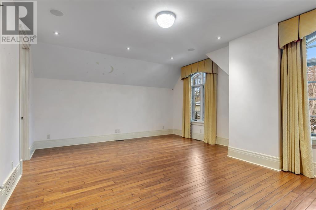 Single Family House for Sale in  Dorchester Avenue SW Upper Mount Royal Calgary 