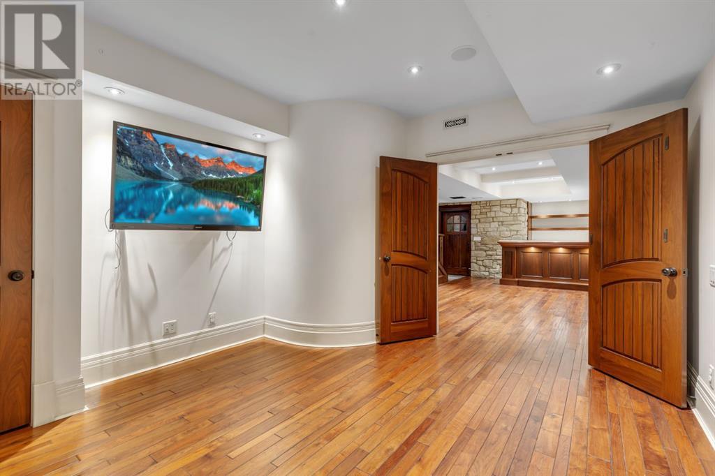 Single Family House for Sale in  Dorchester Avenue SW Upper Mount Royal Calgary 