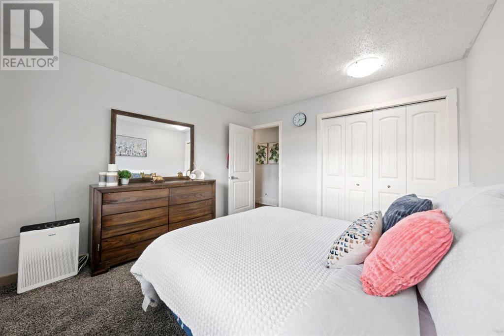 Single Family House Bungalow for Sale in  Whiteview Road NE Whitehorn Calgary 
