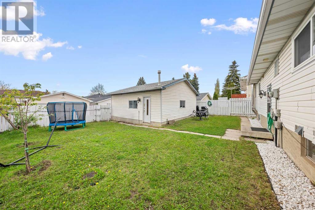 Single Family House Bungalow for Sale in  Whiteview Road NE Whitehorn Calgary 