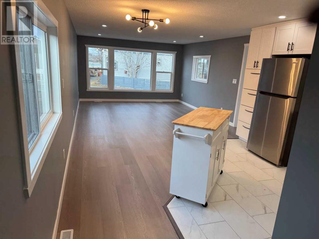 Single Family House Mobile Home for Sale in    Street NW Greenwood/Greenbriar Calgary 
