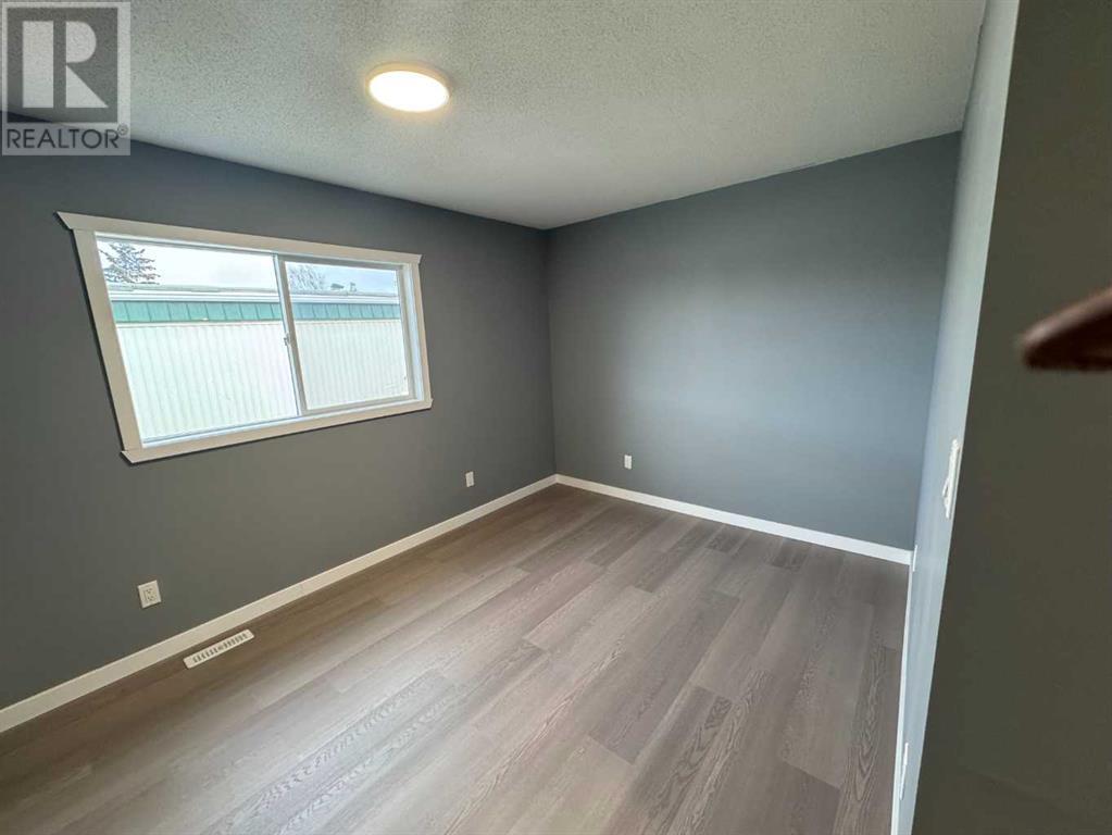 Single Family House Mobile Home for Sale in    Street NW Greenwood/Greenbriar Calgary 