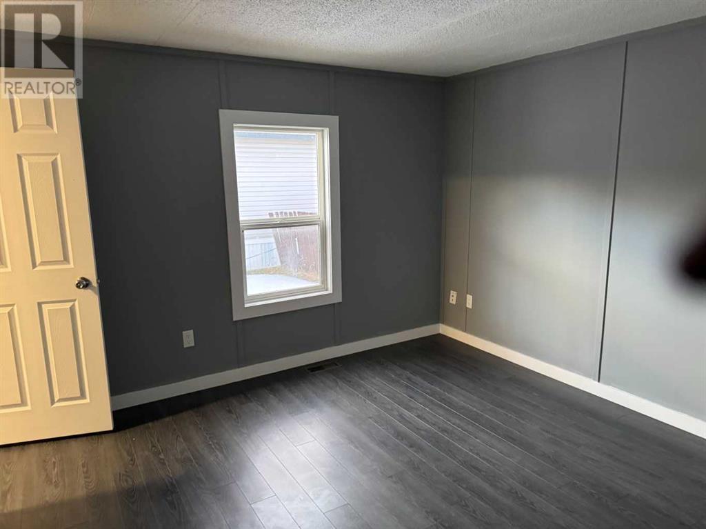 Single Family House Mobile Home for Sale in    Street NW Greenwood/Greenbriar Calgary 