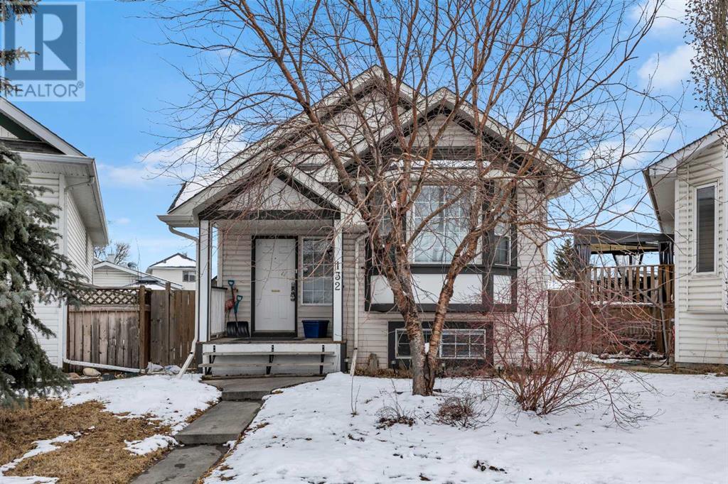 132 Erin Circle SE, Calgary, Alberta