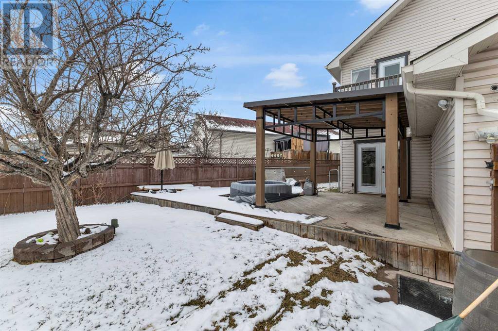 Single Family House 4 Level for Sale in  Erin Circle SE Erin Woods Calgary 