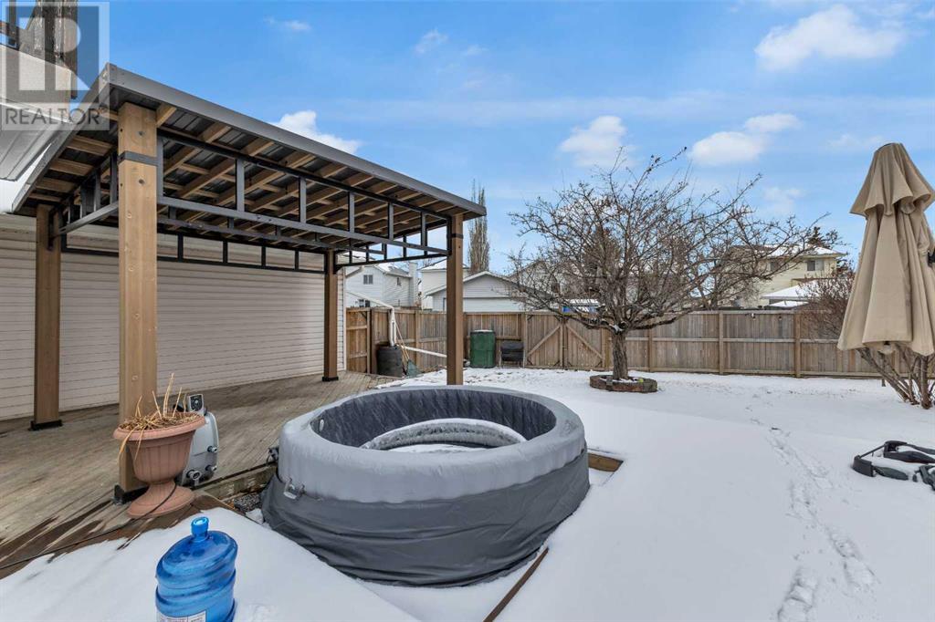 Single Family House 4 Level for Sale in  Erin Circle SE Erin Woods Calgary 