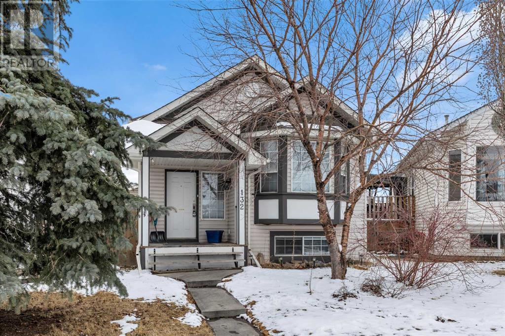Single Family House 4 Level for Sale in  Erin Circle SE Erin Woods Calgary 