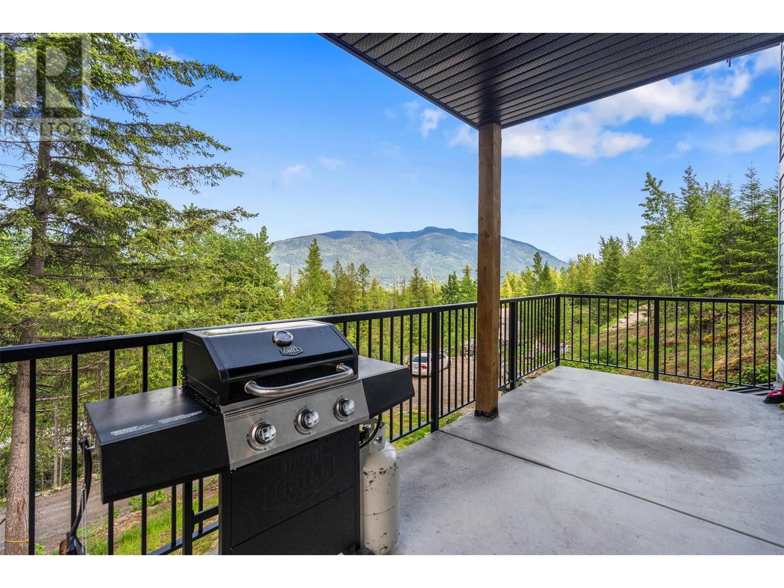 Photo 24 of 5064 Ridge Road, Eagle Bay BC