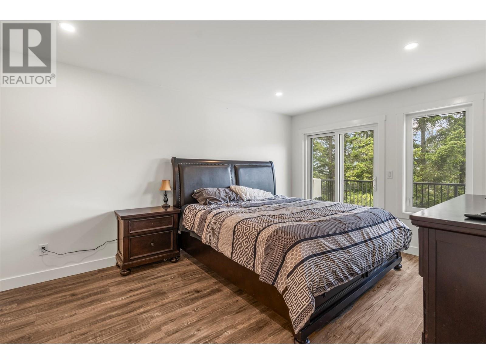 5064 Ridge Road - 50