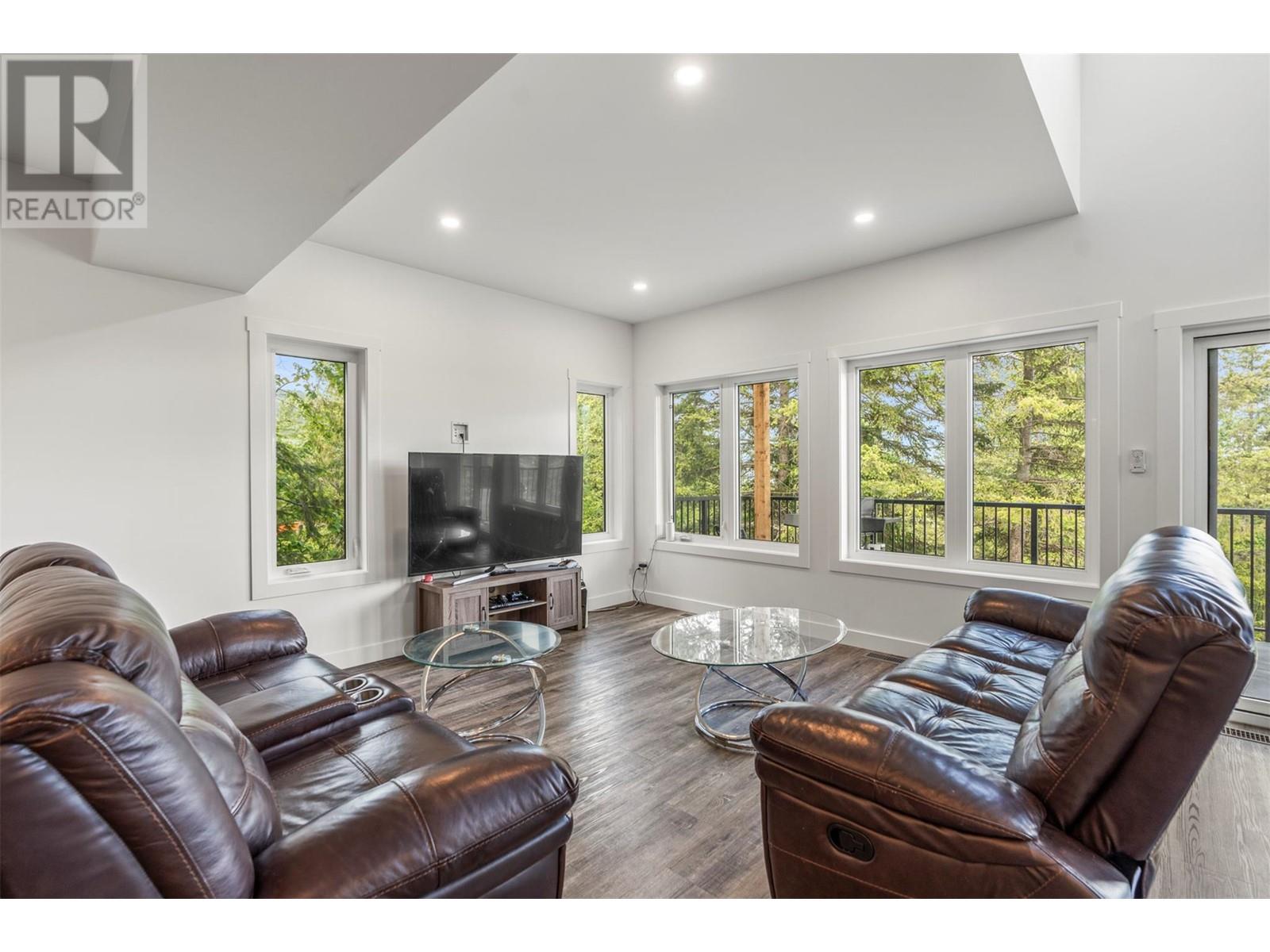 Photo 34 of 5064 Ridge Road, Eagle Bay BC