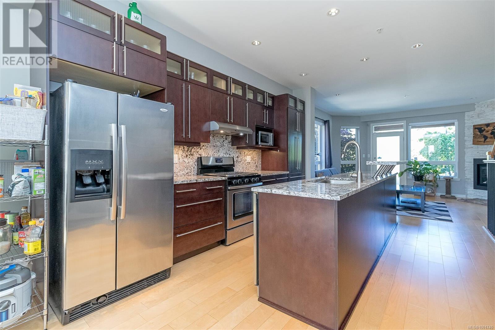  6587 Lincroft Road, Sooke
