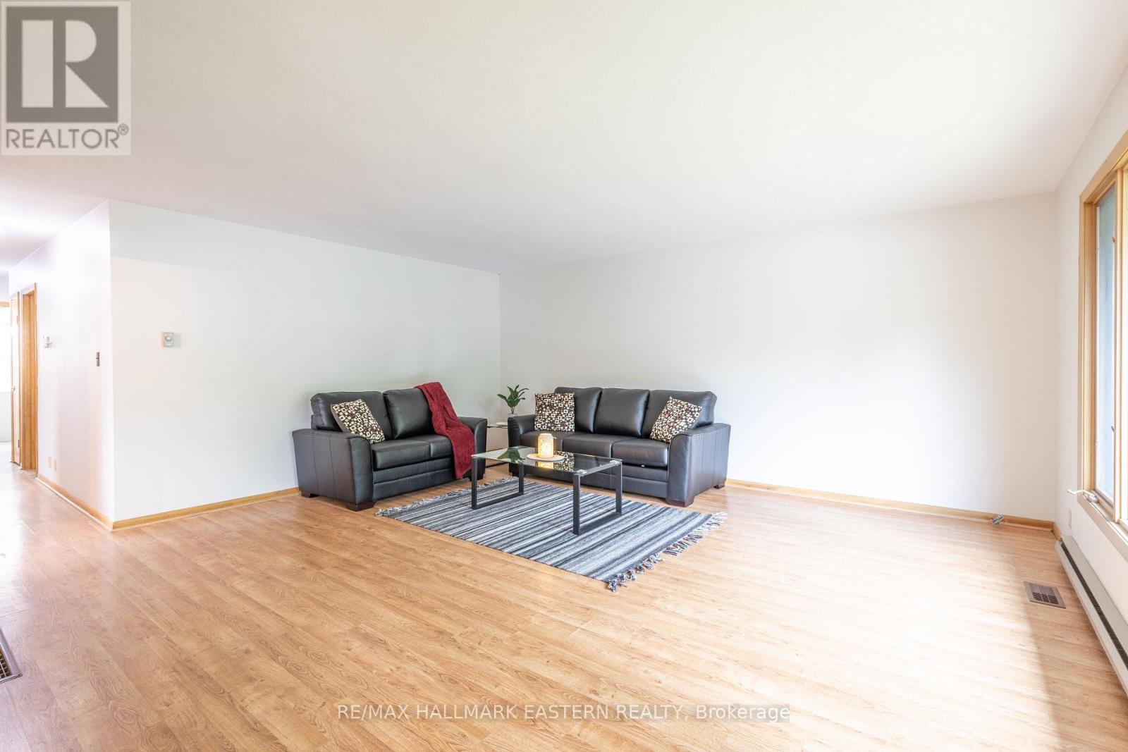 Photo 8 of 66 Doxsee Avenue N, Trent Hills ON