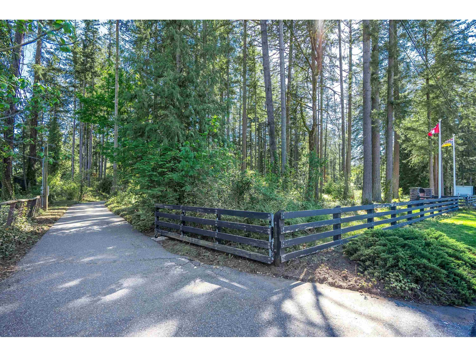 Photo 3 of 20286 27 Avenue, Langley BC