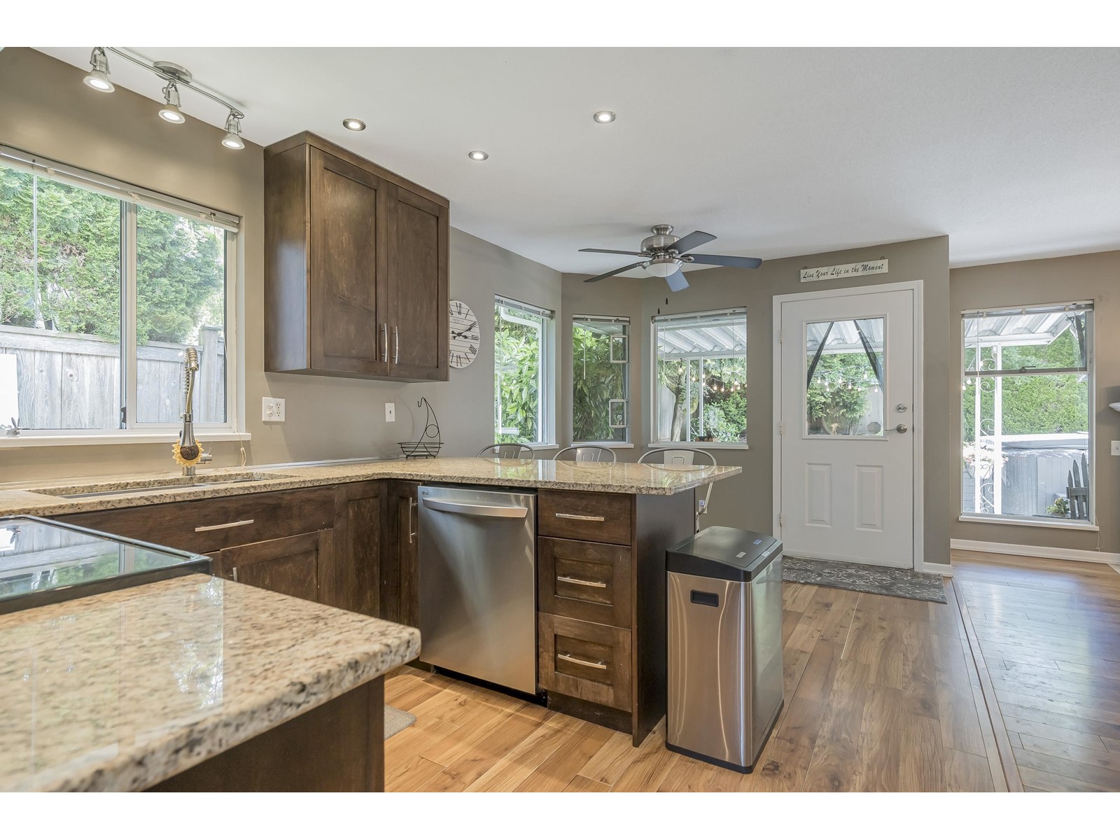 Photo 9 of 4841 208 A Street, Langley BC