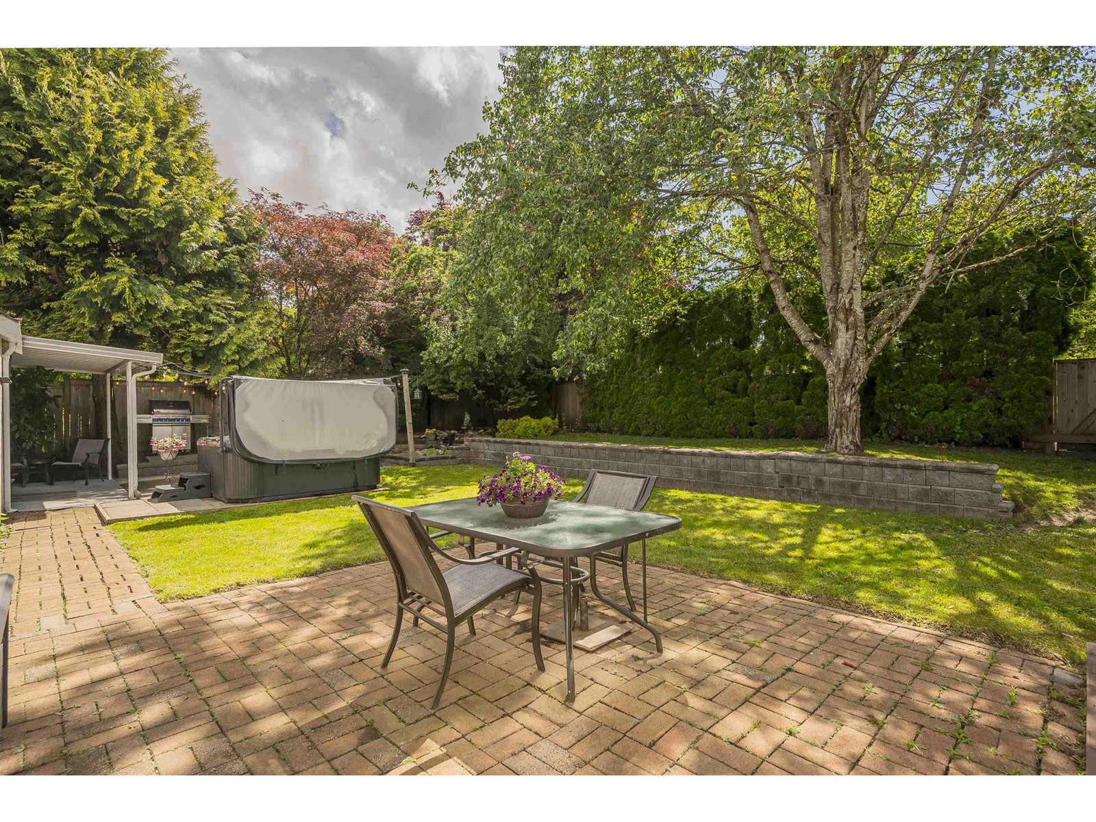 Photo 11 of 4841 208 A Street, Langley BC