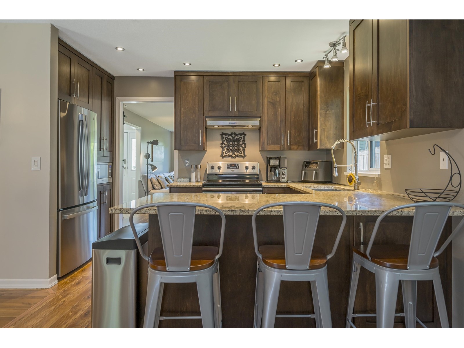 Photo 6 of 4841 208 A Street, Langley BC