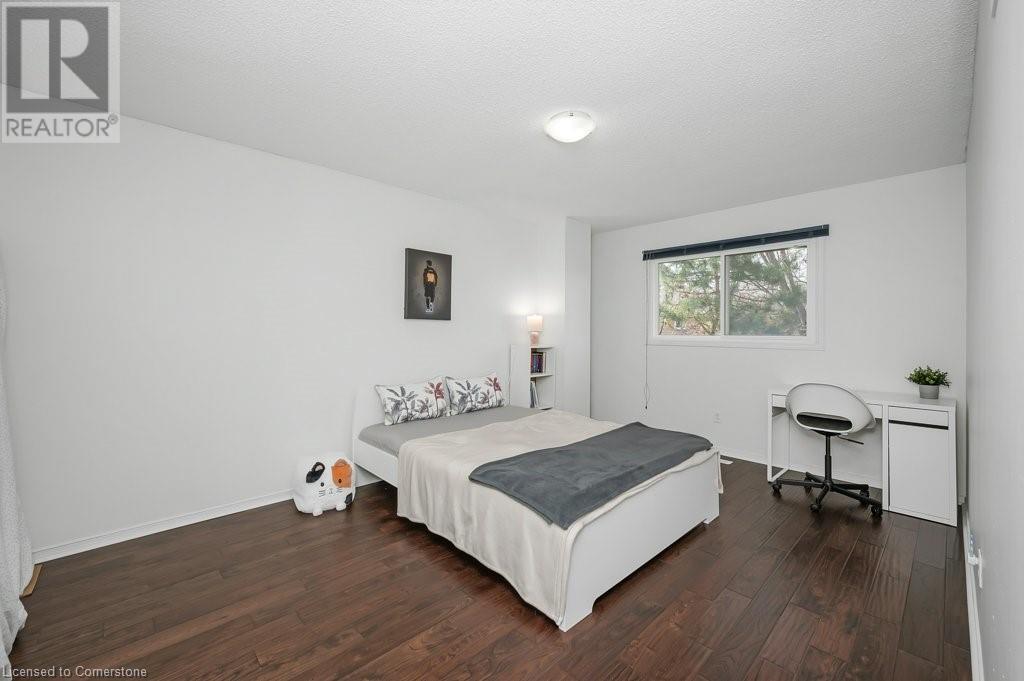 Photo 17 of 274 Honeyvale Road, Oakville ON
