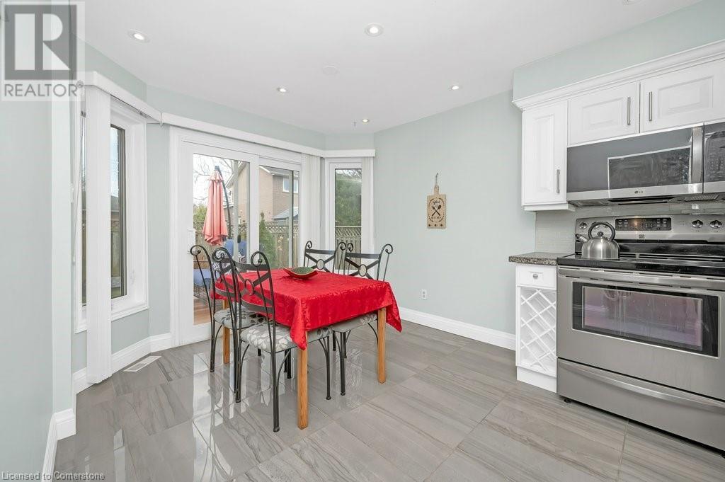 Photo 12 of 274 Honeyvale Road, Oakville ON
