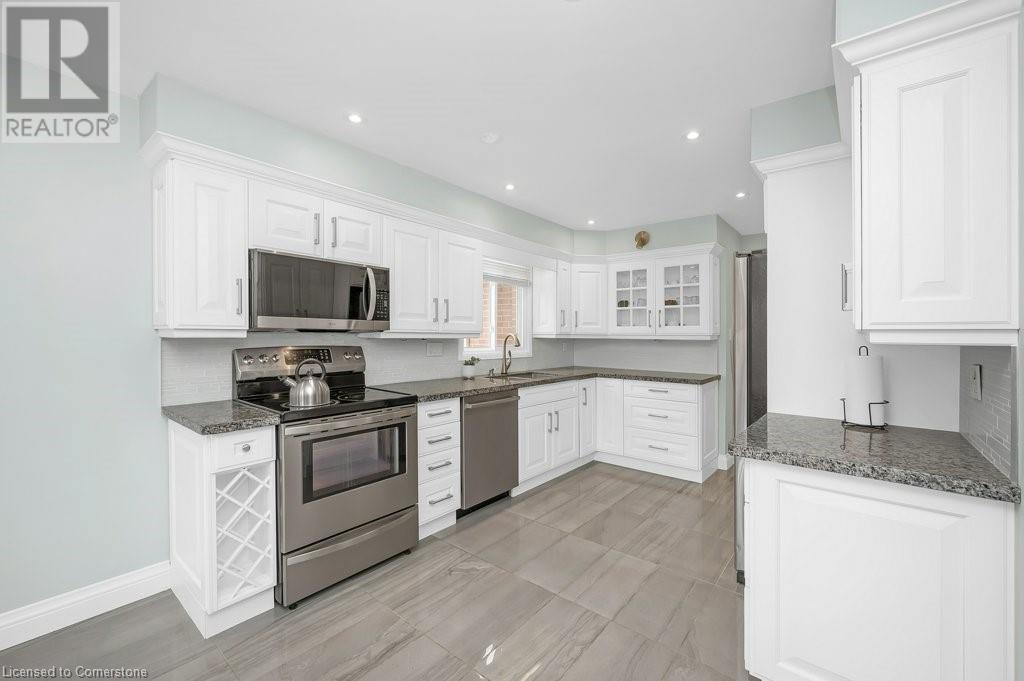 Photo 10 of 274 Honeyvale Road, Oakville ON