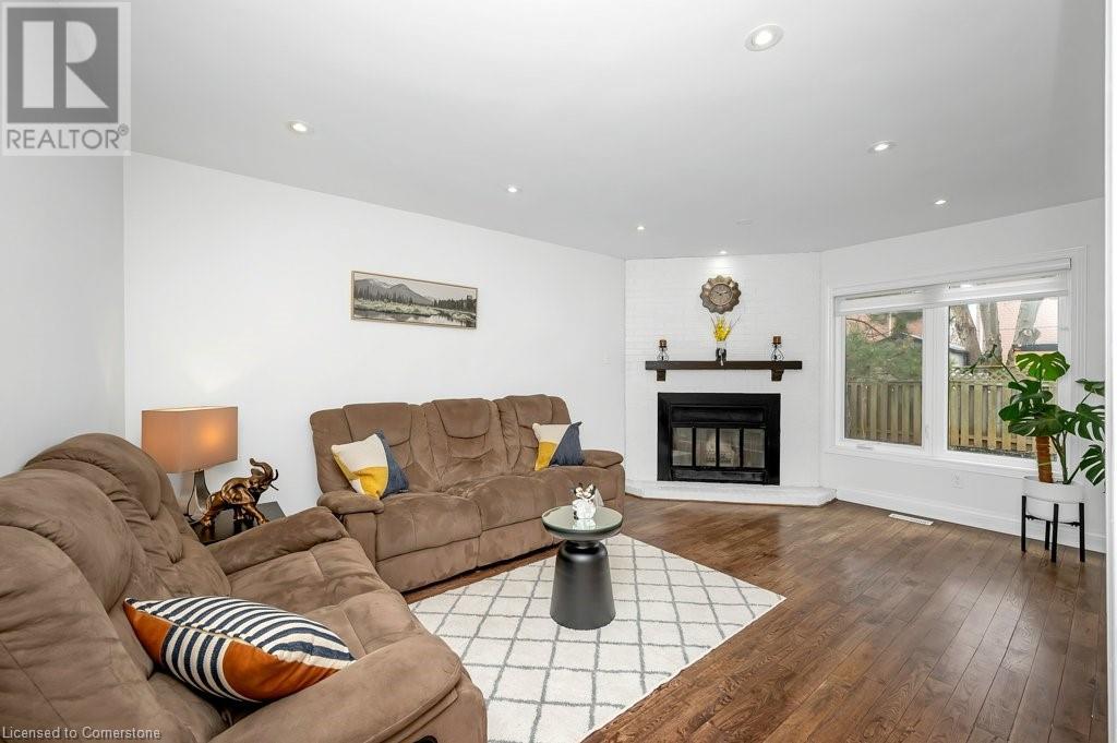Photo 7 of 274 Honeyvale Road, Oakville ON