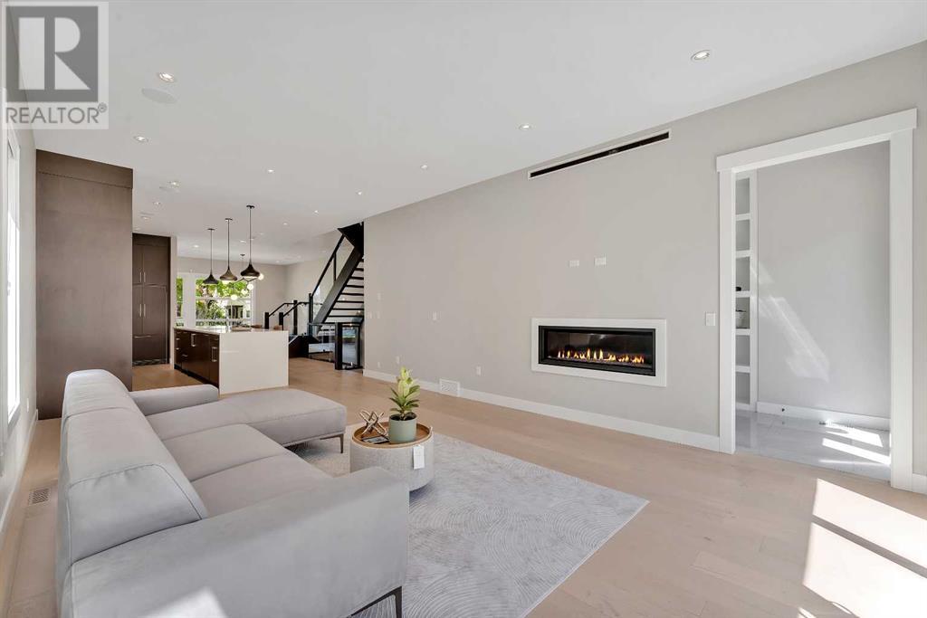Photo 4 of 617 19 Avenue Nw, Calgary AB