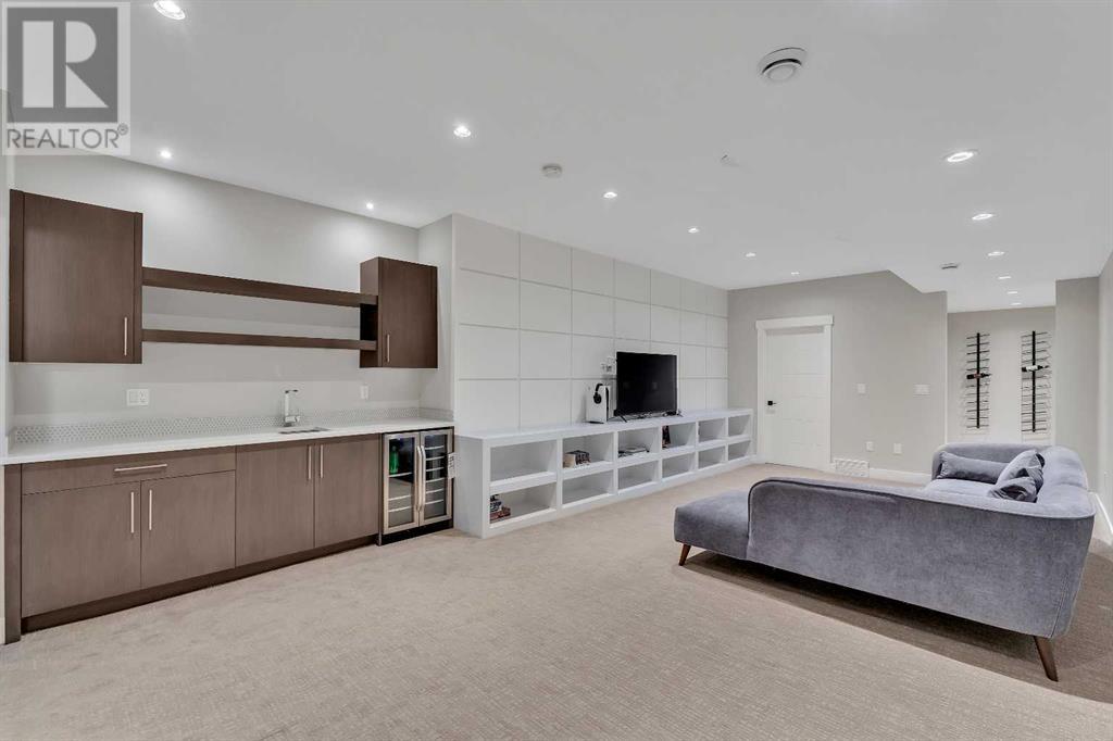 Photo 3 of 617 19 Avenue Nw, Calgary AB