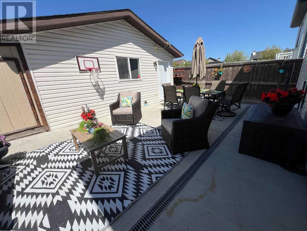 Single Family House Bi-level for Sale in  Covepark Place NE Coventry Hills Calgary 
