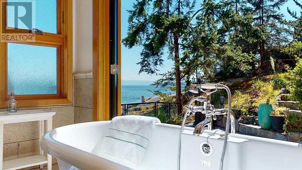 9217 TRUMAN ROAD, Halfmoon Bay