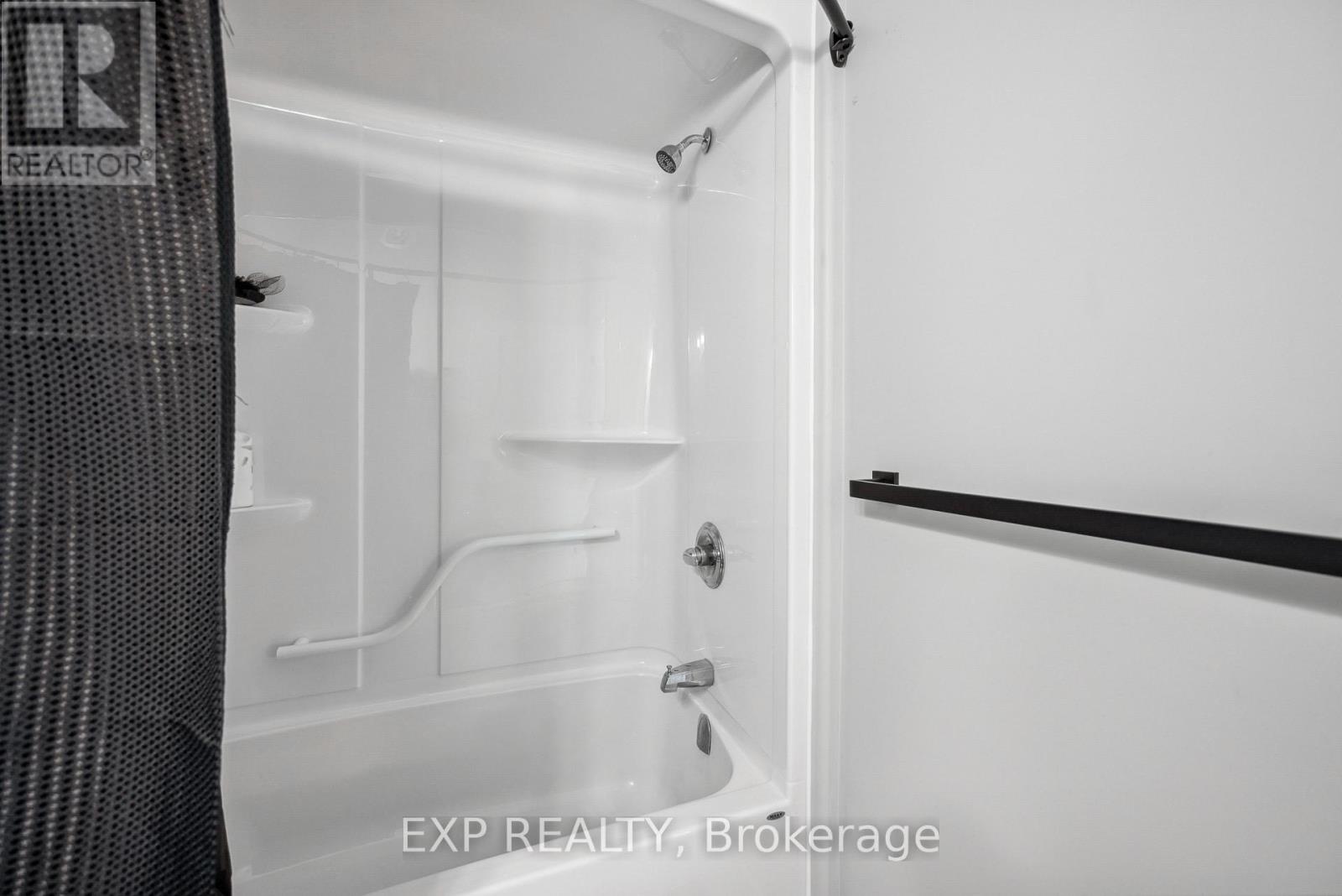 Photo 23 of 61 Athabaska Drive, Belleville ON
