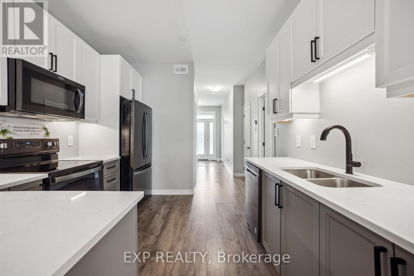 Photo 6 of 61 Athabaska Drive, Belleville ON