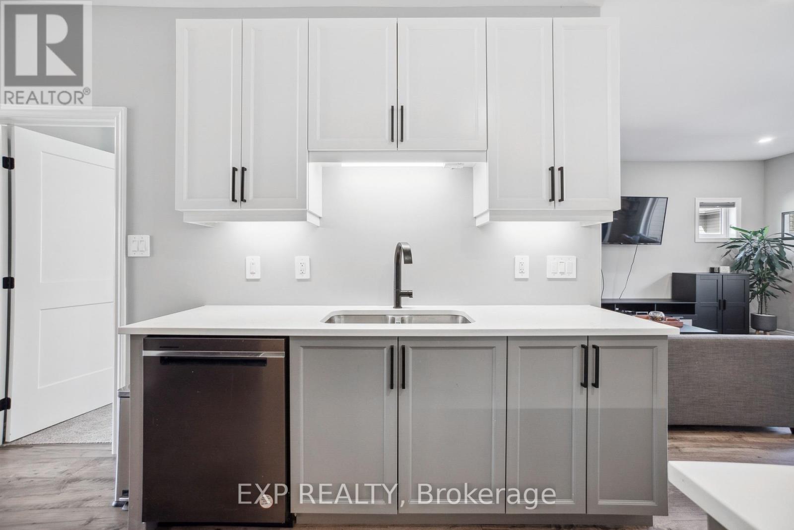 Photo 7 of 61 Athabaska Drive, Belleville ON