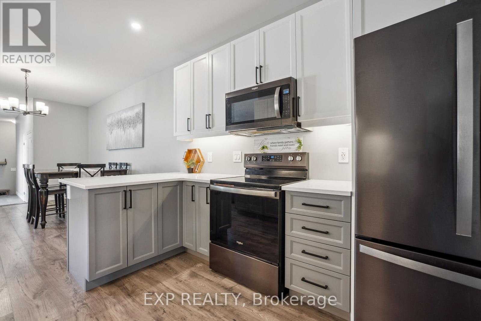 Photo 9 of 61 Athabaska Drive, Belleville ON