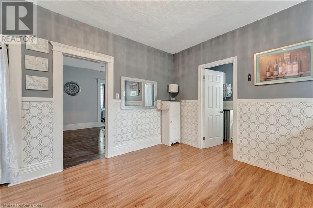 Photo 17 of 237 Marlborough Street, Brantford ON