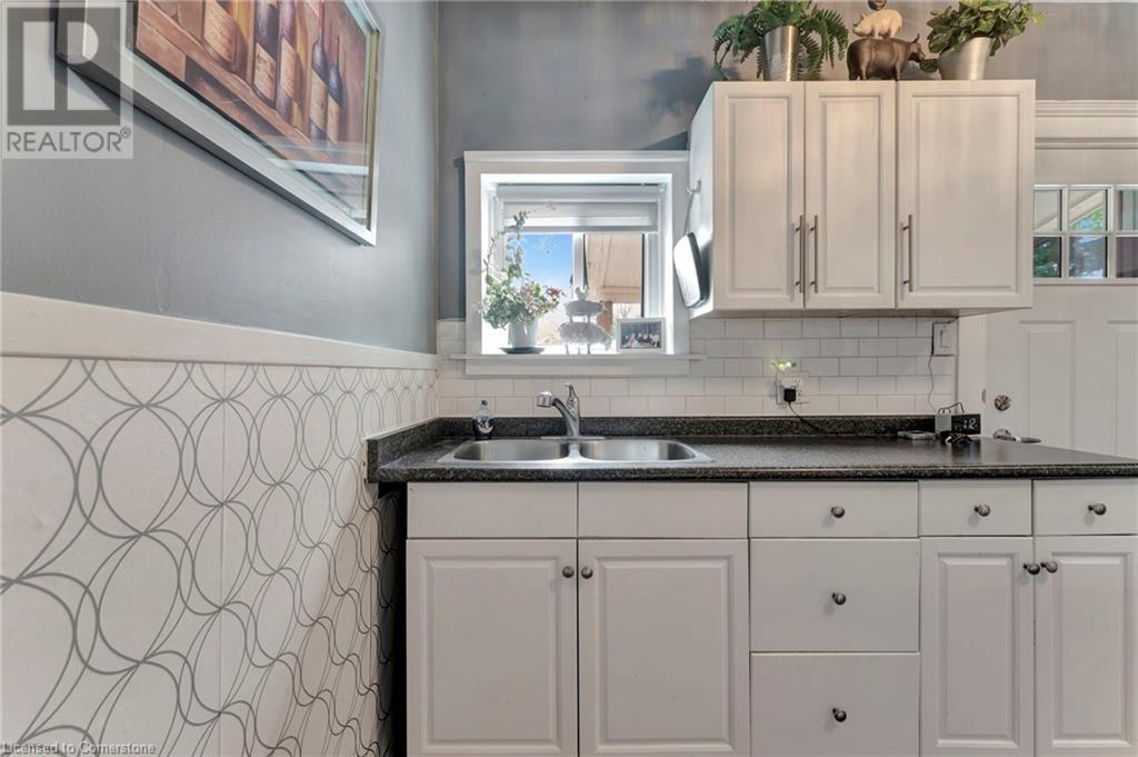 Photo 19 of 237 Marlborough Street, Brantford ON