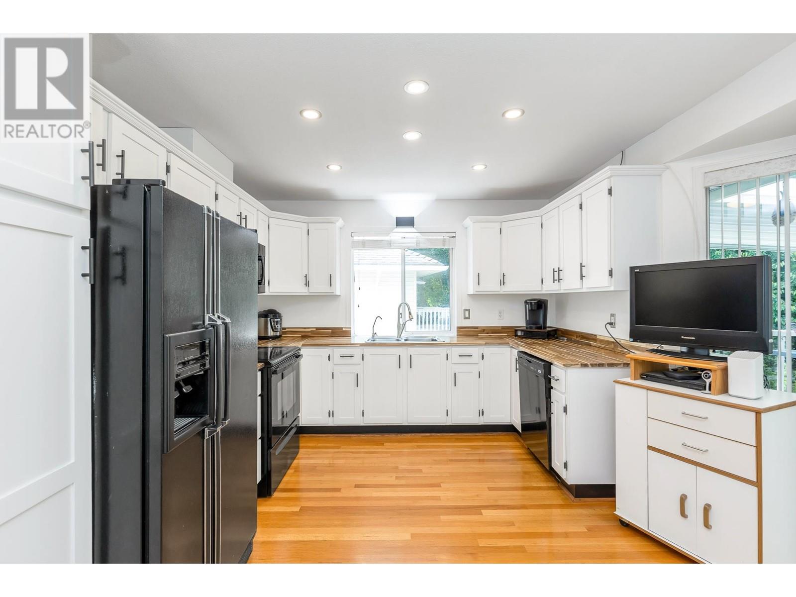 Photo 7 of 23053 125 A Avenue, Maple Ridge BC