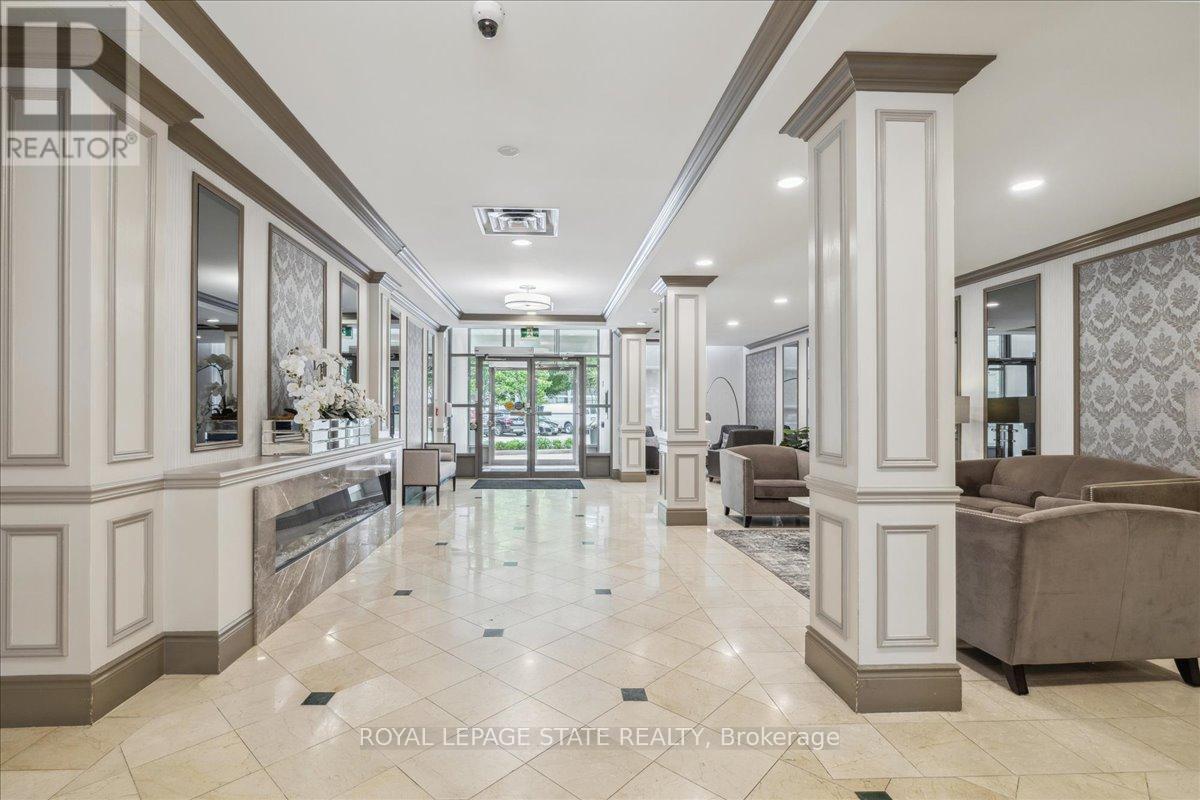 Photo 11 of 102 442 Maple Avenue, Burlington ON