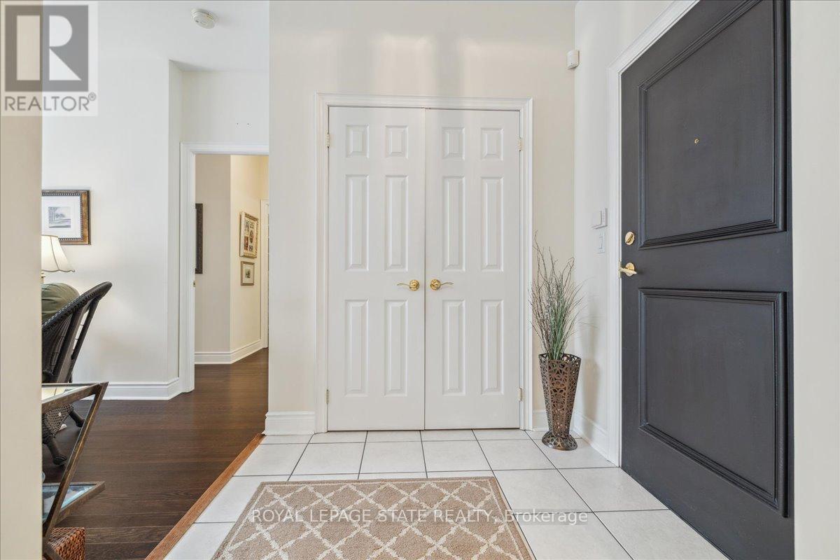 Photo 14 of 102 442 Maple Avenue, Burlington ON