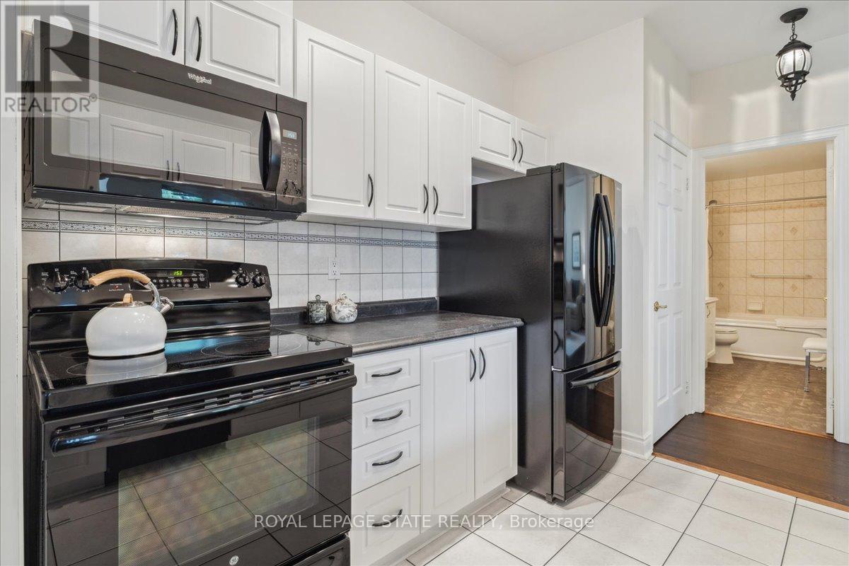 Photo 34 of 102 442 Maple Avenue, Burlington ON