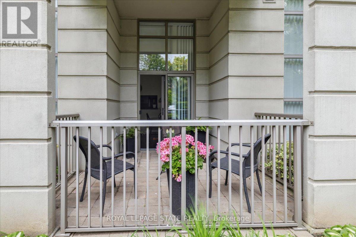 Photo 12 of 102 442 Maple Avenue, Burlington ON