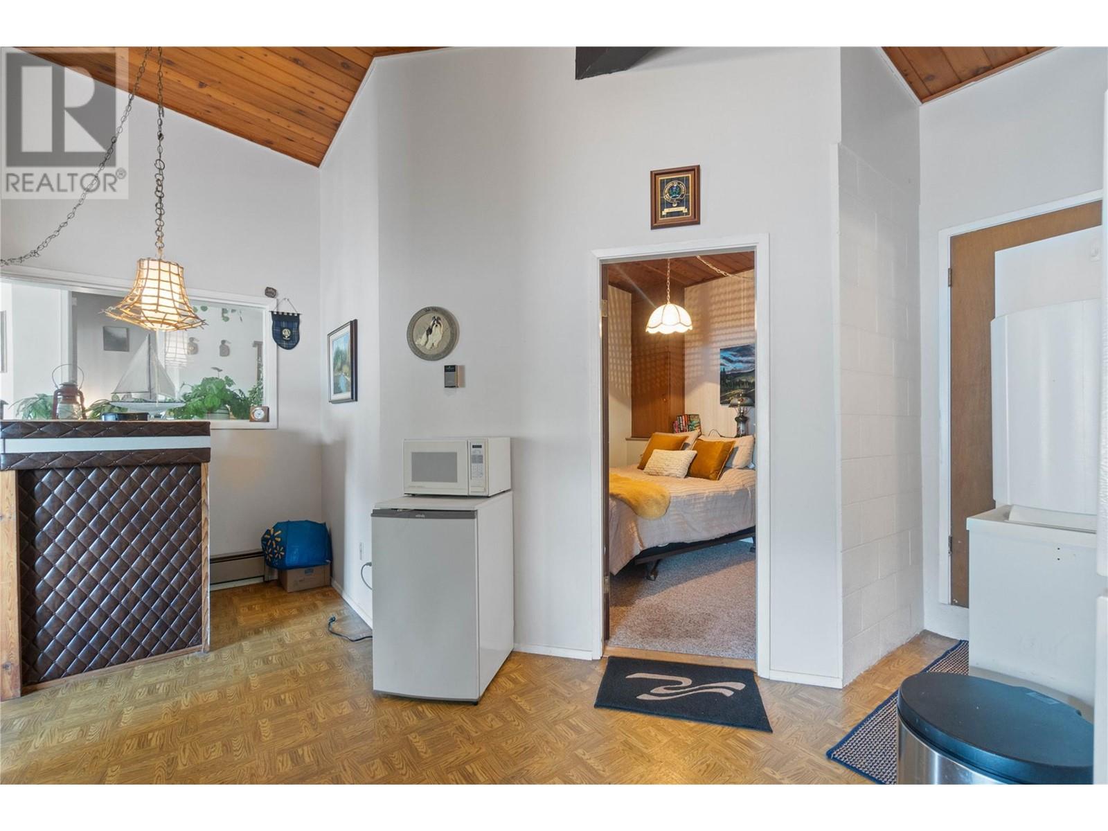 4750 Sunnybrae Canoe Point Road, Tappen