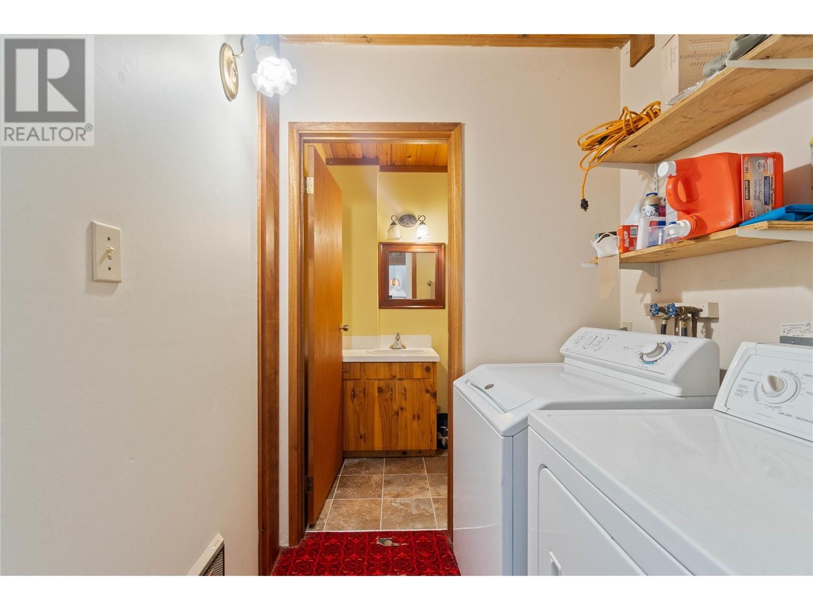4750 Sunnybrae Canoe Point Road, Tappen