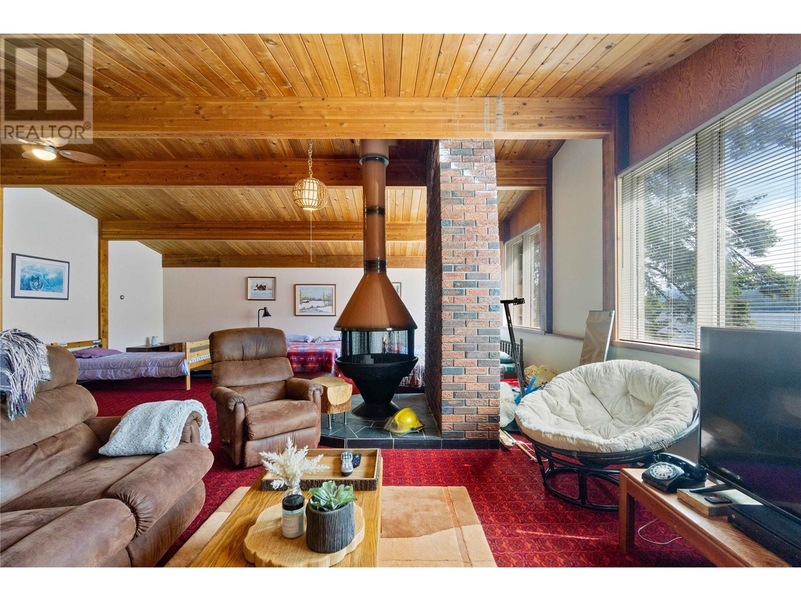 4750 Sunnybrae Canoe Point Road, Tappen