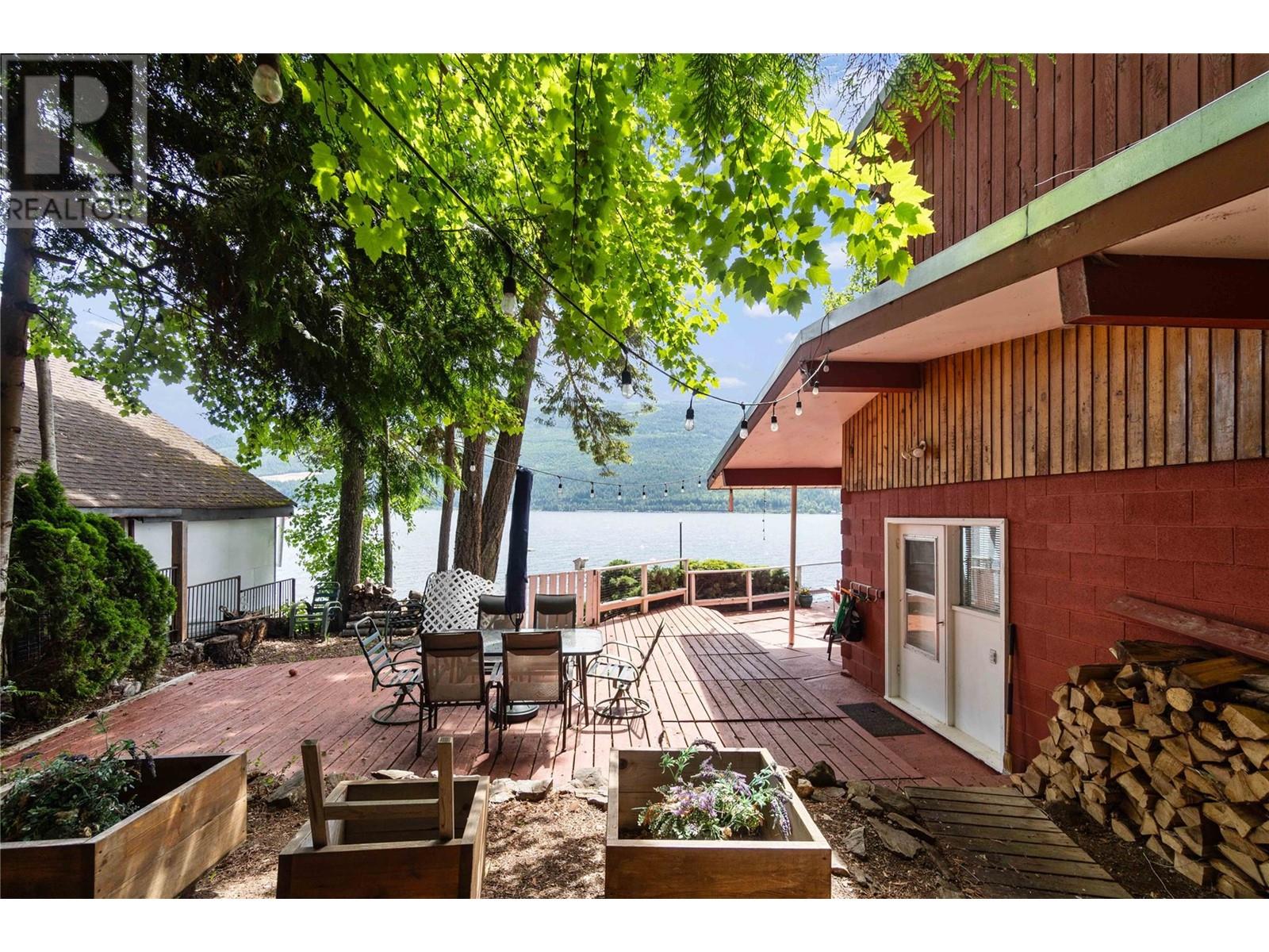 4750 Sunnybrae Canoe Point Road, Tappen