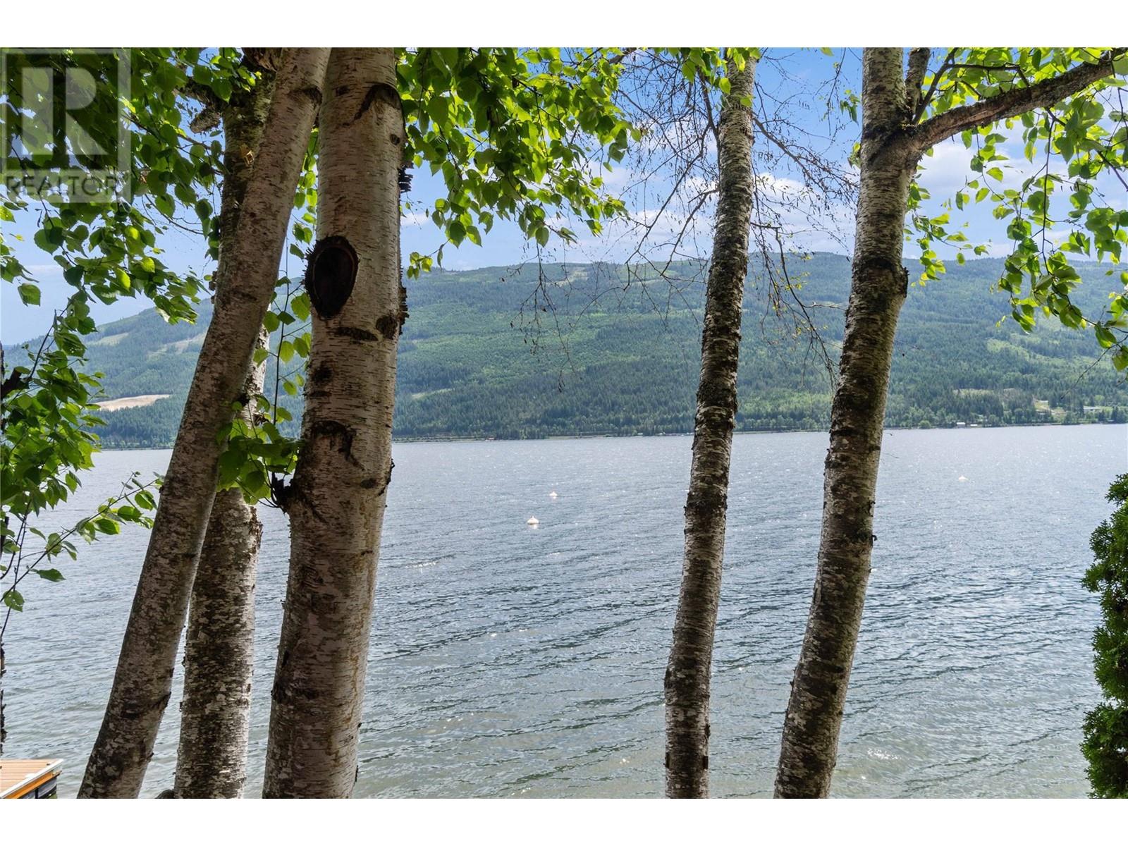 4750 Sunnybrae Canoe Point Road, Tappen
