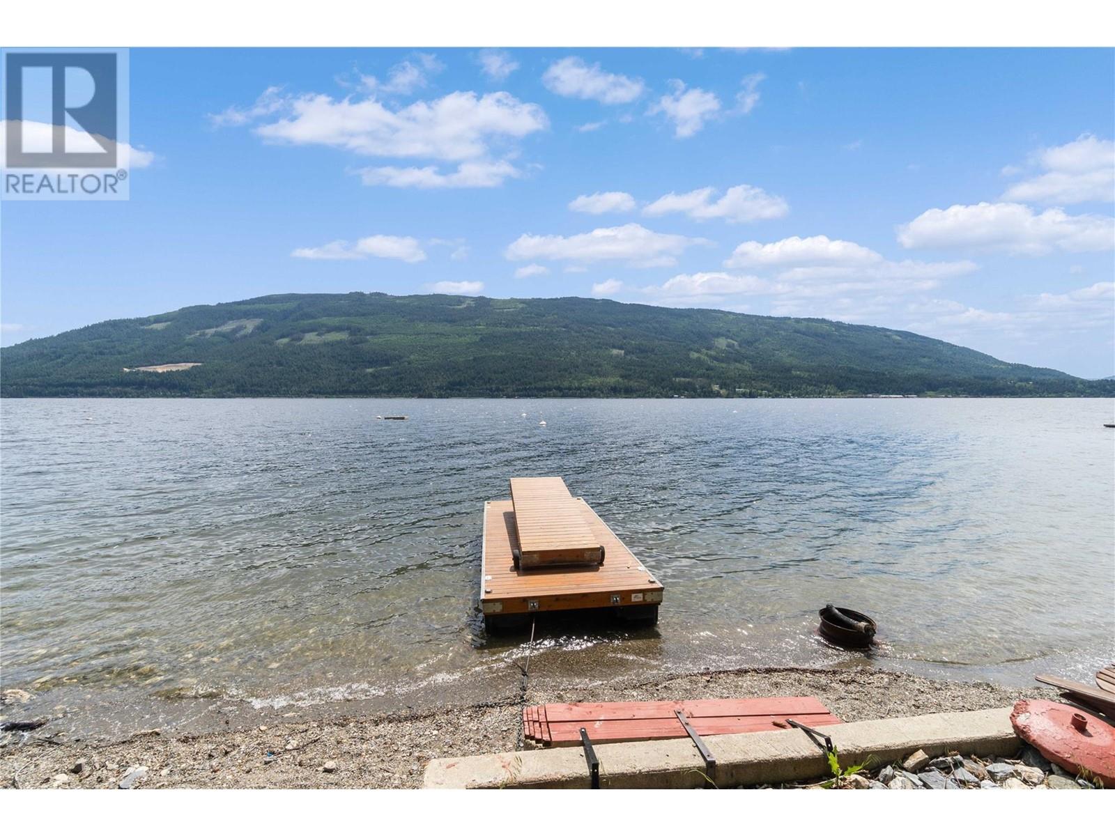 4750 Sunnybrae Canoe Point Road, Tappen
