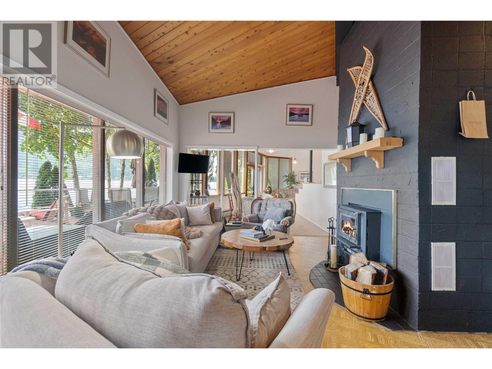 4750 Sunnybrae Canoe Point Road, Tappen